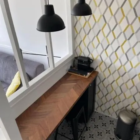 Appartamento Calme Avec Vue Toits De Et Tour Eiffel *