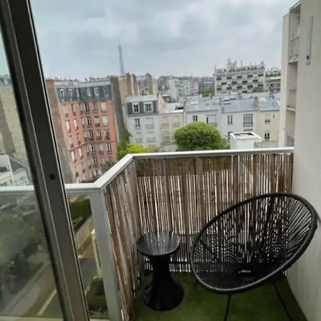 Calme Avec Vue Toits De Et Tour Eiffel Appartamento Parigi